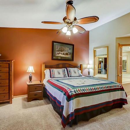 Brown Family Condo For Families Golf Trips And Girls Getaways Wisconsin Dells Eksteriør bilde