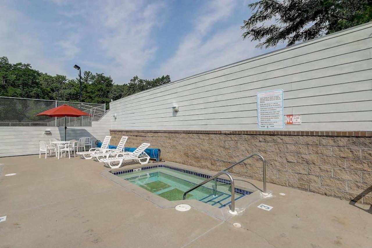 Brown Family Condo For Families Golf Trips And Girls Getaways Wisconsin Dells Eksteriør bilde