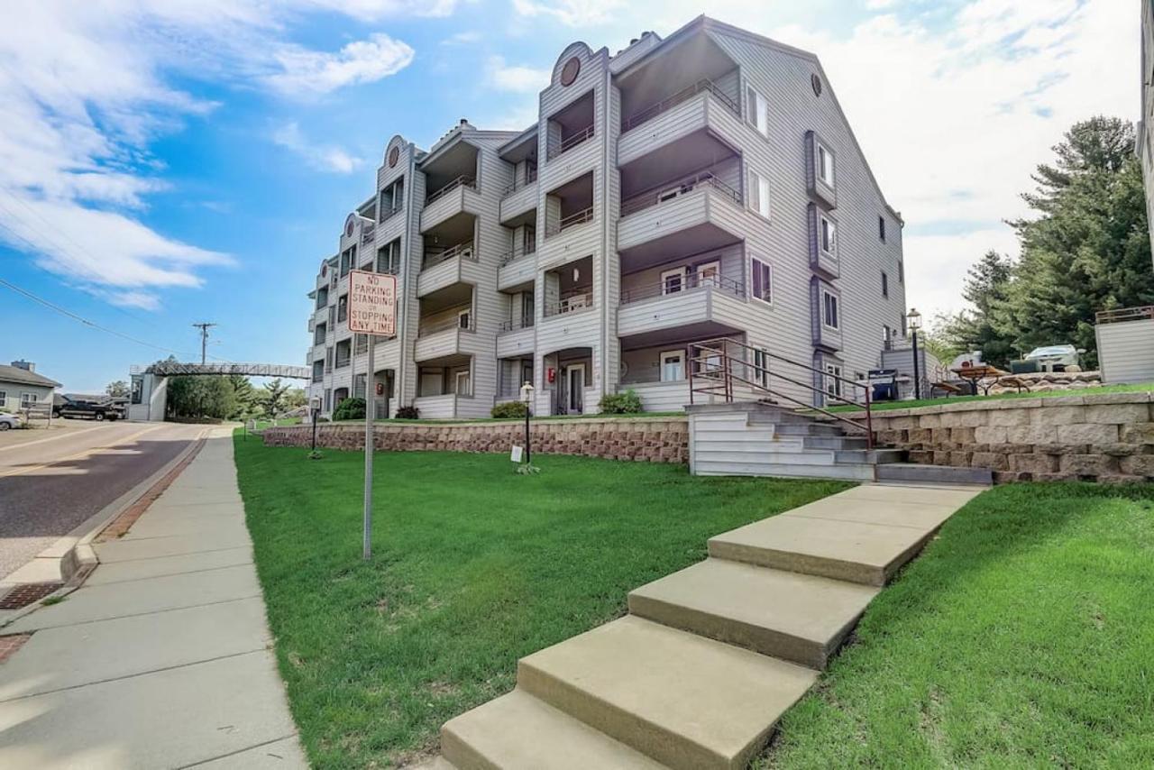 Brown Family Condo For Families Golf Trips And Girls Getaways Wisconsin Dells Eksteriør bilde